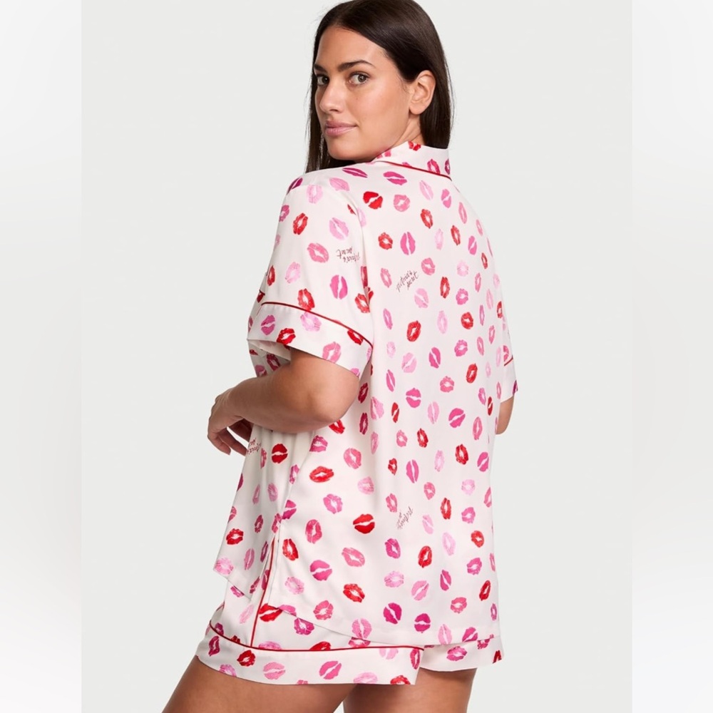 VS 🫦 Kiss Print Pajama Set Victoria’s Secret Medium NWT
